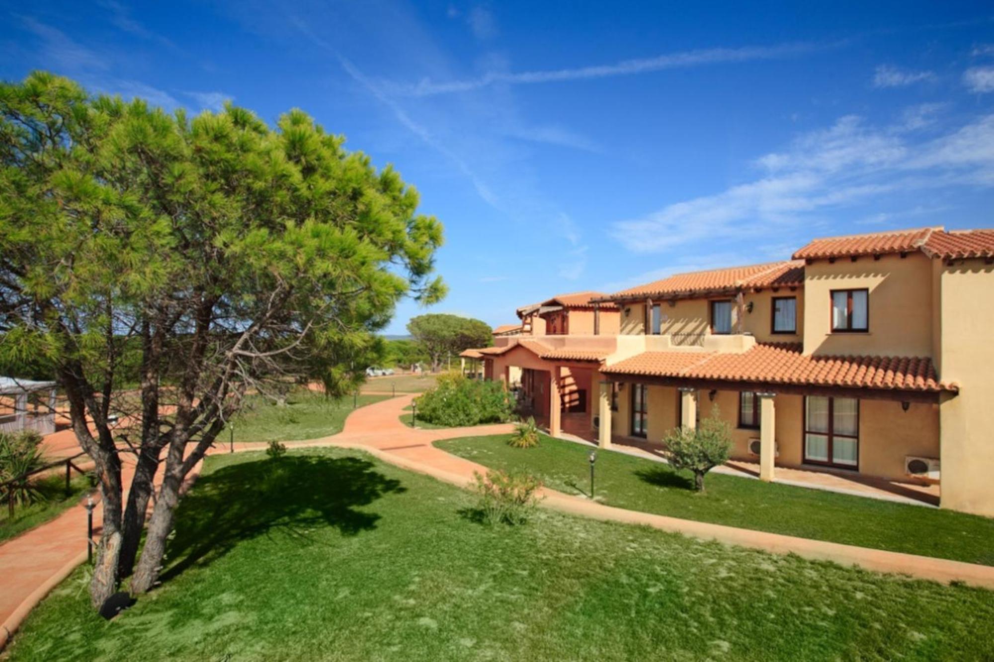 Residence Baia Dei Mirti Vignola Mare Exteriör bild