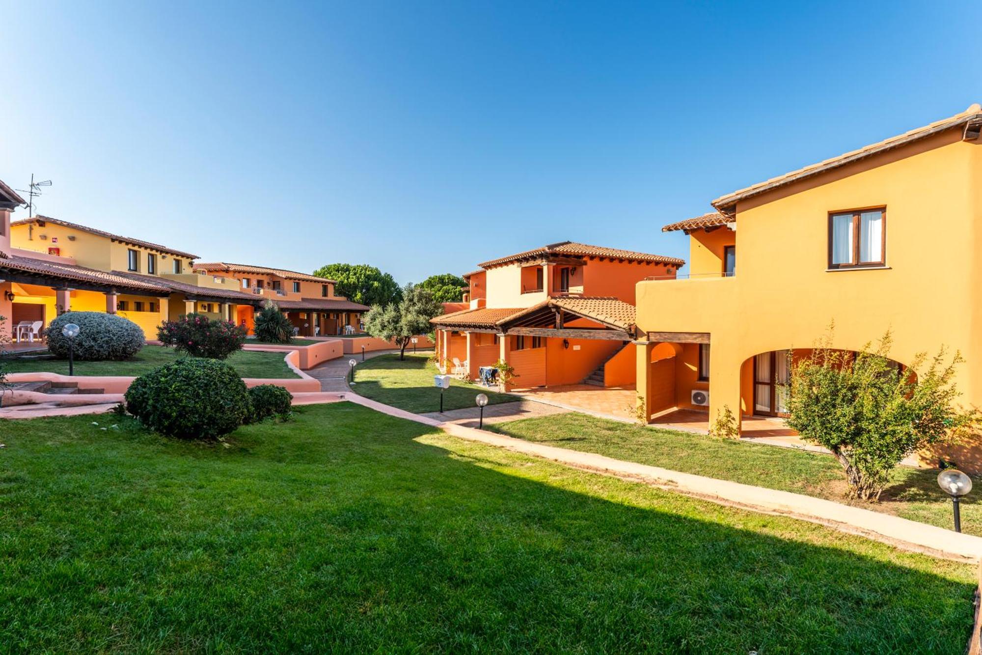 Residence Baia Dei Mirti Vignola Mare Exteriör bild