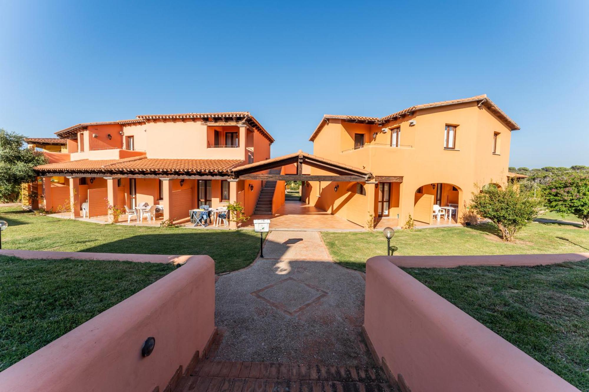 Residence Baia Dei Mirti Vignola Mare Exteriör bild