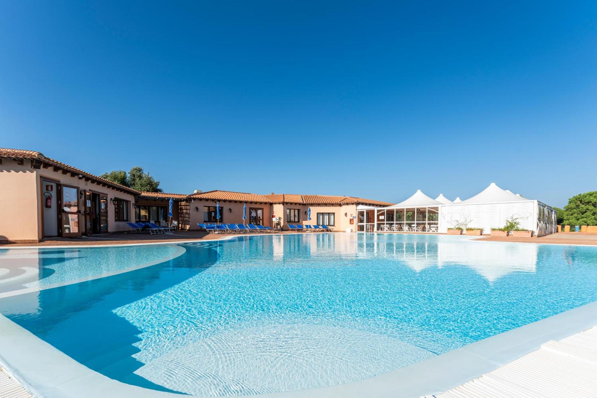 Residence Baia Dei Mirti Vignola Mare Exteriör bild