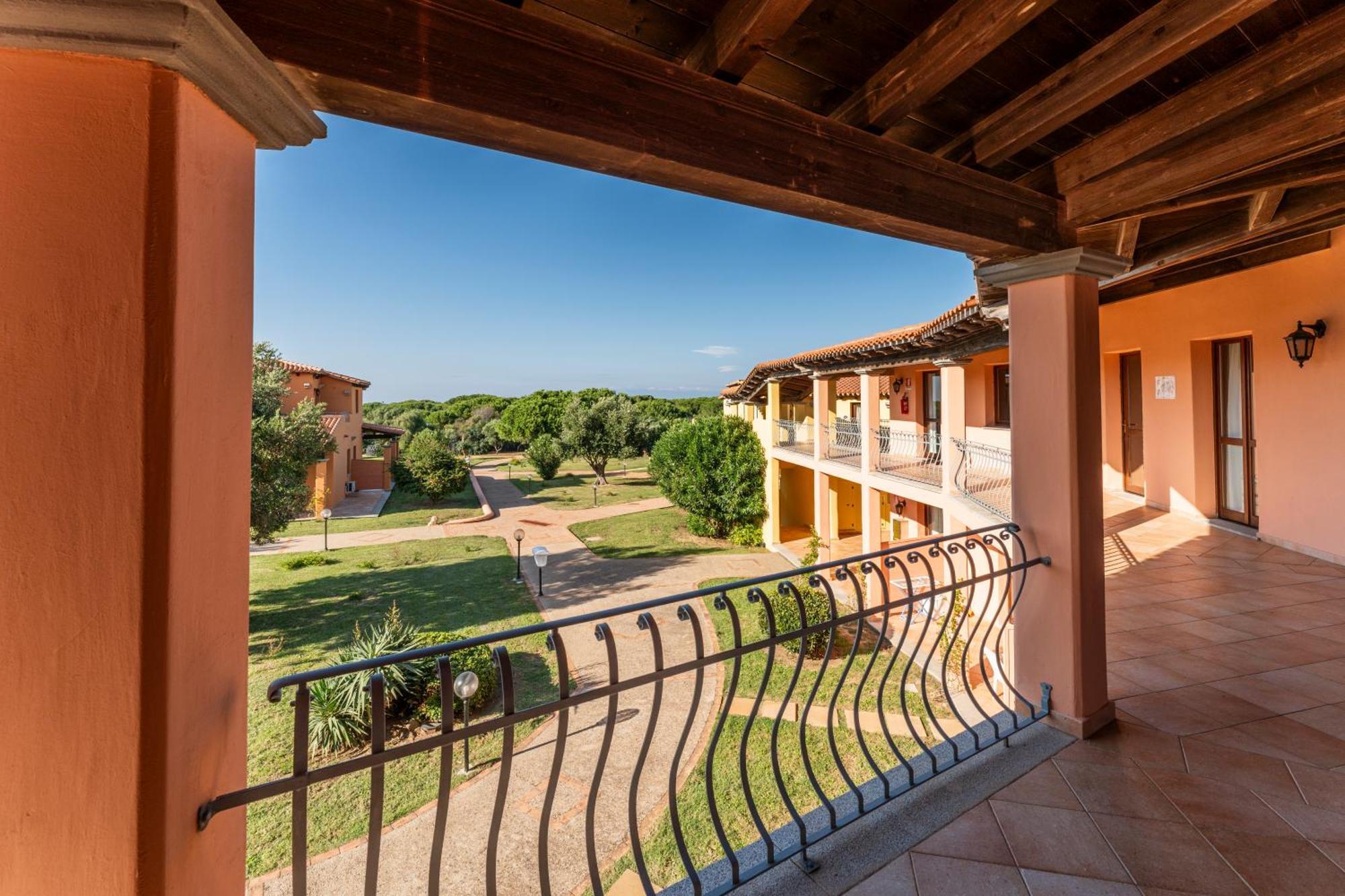 Residence Baia Dei Mirti Vignola Mare Exteriör bild