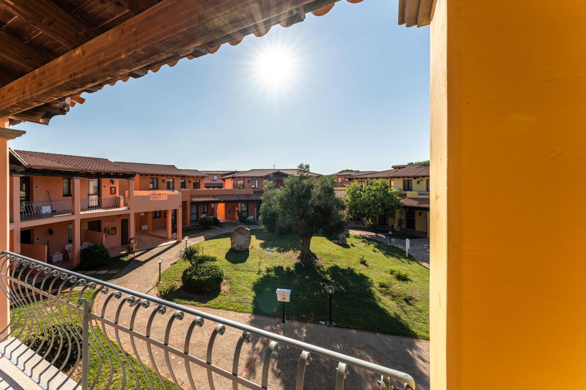 Residence Baia Dei Mirti Vignola Mare Exteriör bild