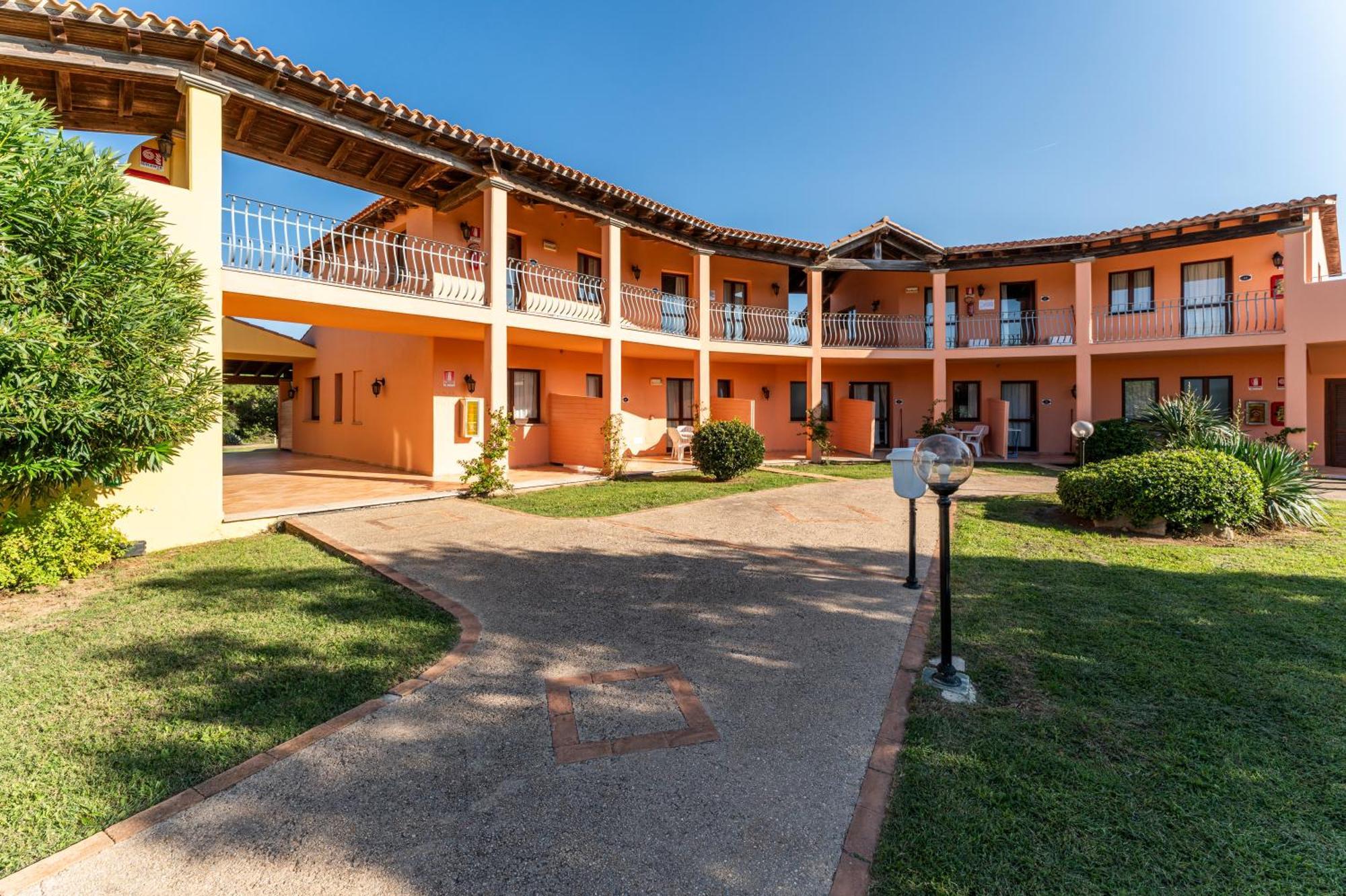 Residence Baia Dei Mirti Vignola Mare Exteriör bild