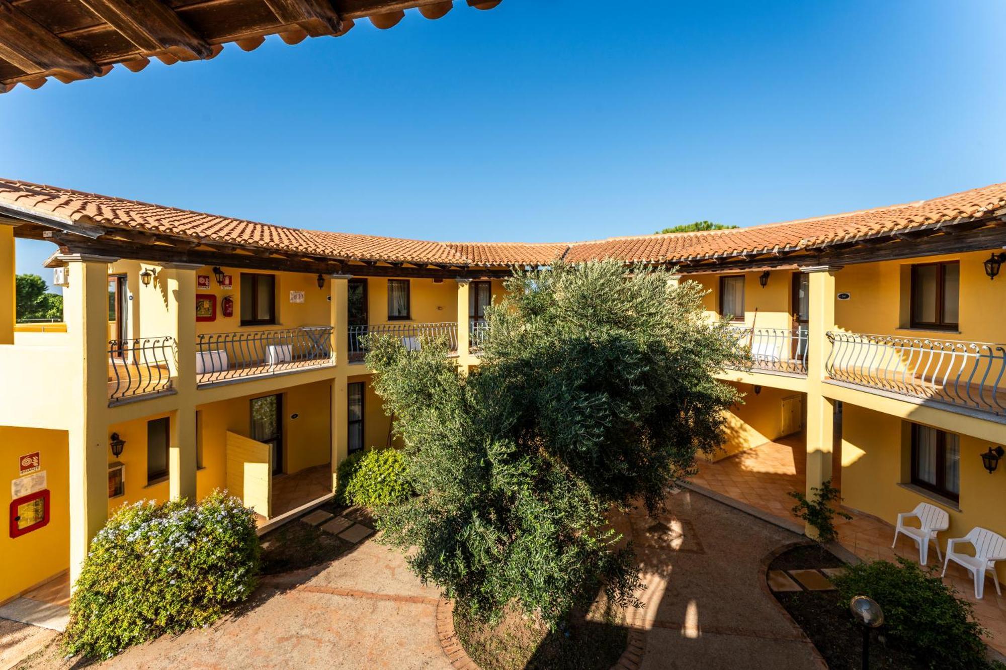 Residence Baia Dei Mirti Vignola Mare Exteriör bild