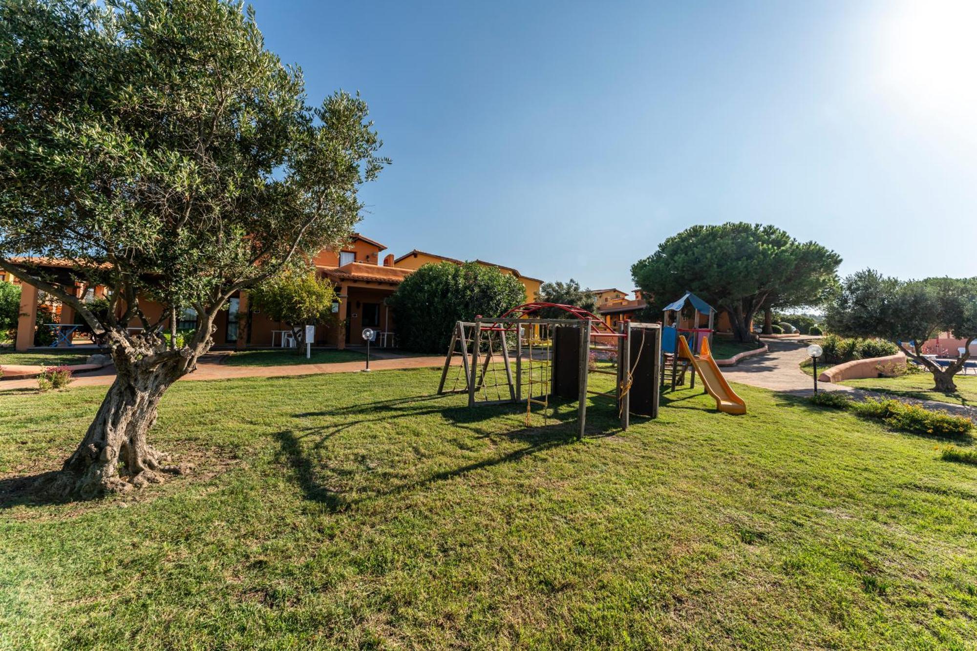 Residence Baia Dei Mirti Vignola Mare Exteriör bild