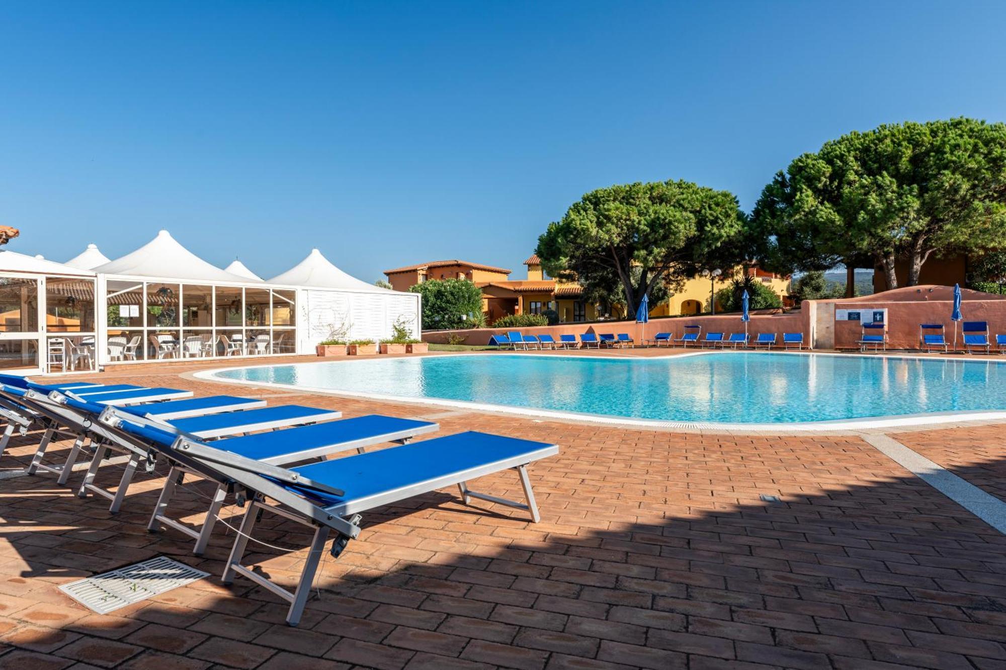 Residence Baia Dei Mirti Vignola Mare Exteriör bild